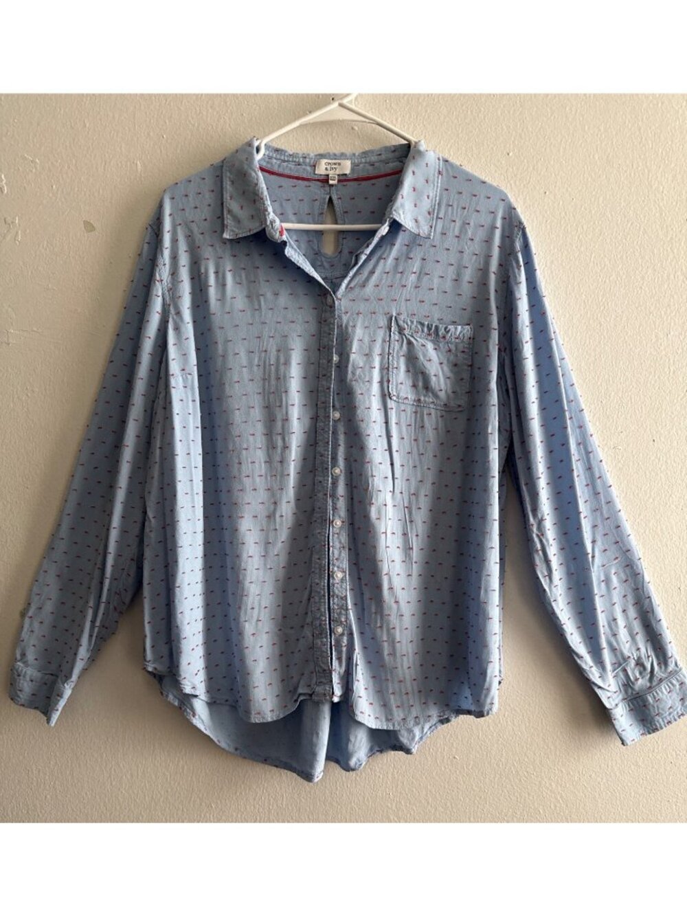 Women's Crown and Ivy Long Sleeve Blue and Red Button Up Blouse Large Tiny Flaw